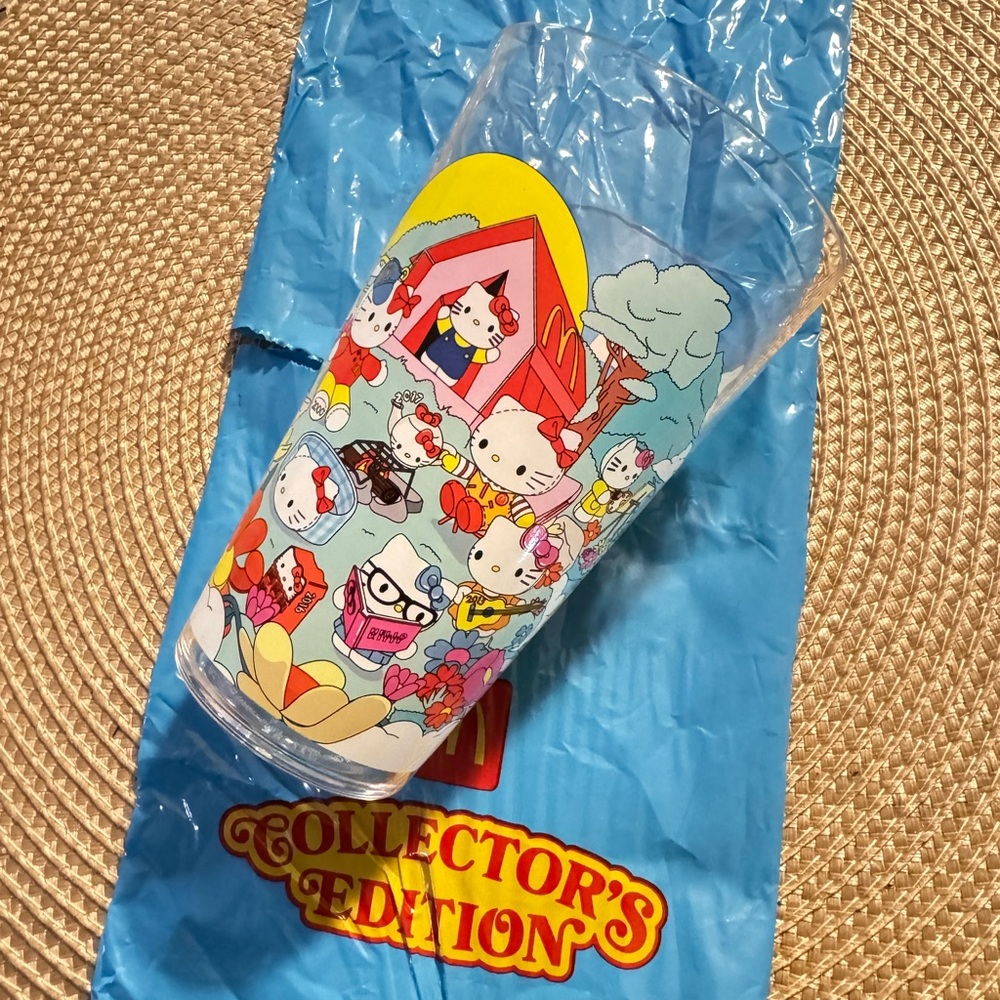NIB: Hello Kitty x Peanuts 2024 McDonald’s Collector’s Cup